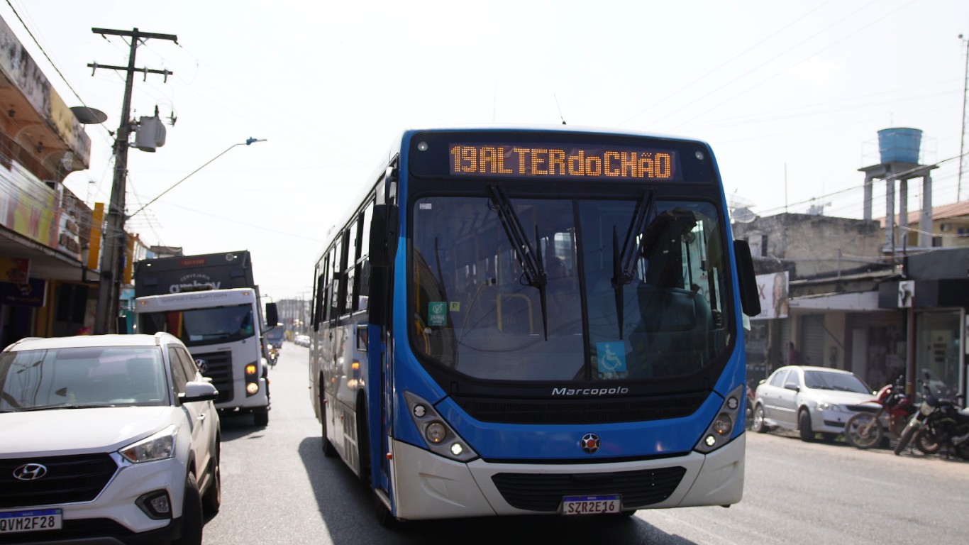 Prefeitura amplia operação de ônibus para atender à demanda durante o Sairé 2026